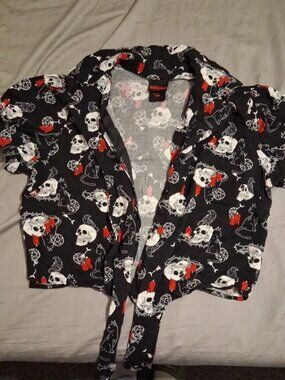 Red & black Sabrina skull shirt